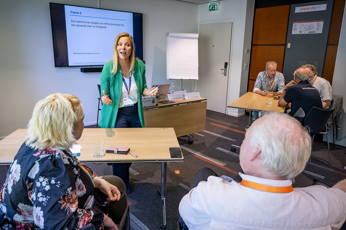 Fleur als moderator tijdens een interactieve professionalsessie op de BG-dagen NVAB, Papendal
